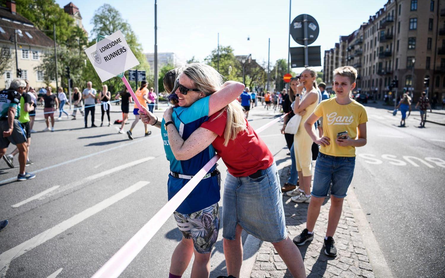 Caroline Johansson hejar på medlemmar i Facebookgruppen Lonesome runners.