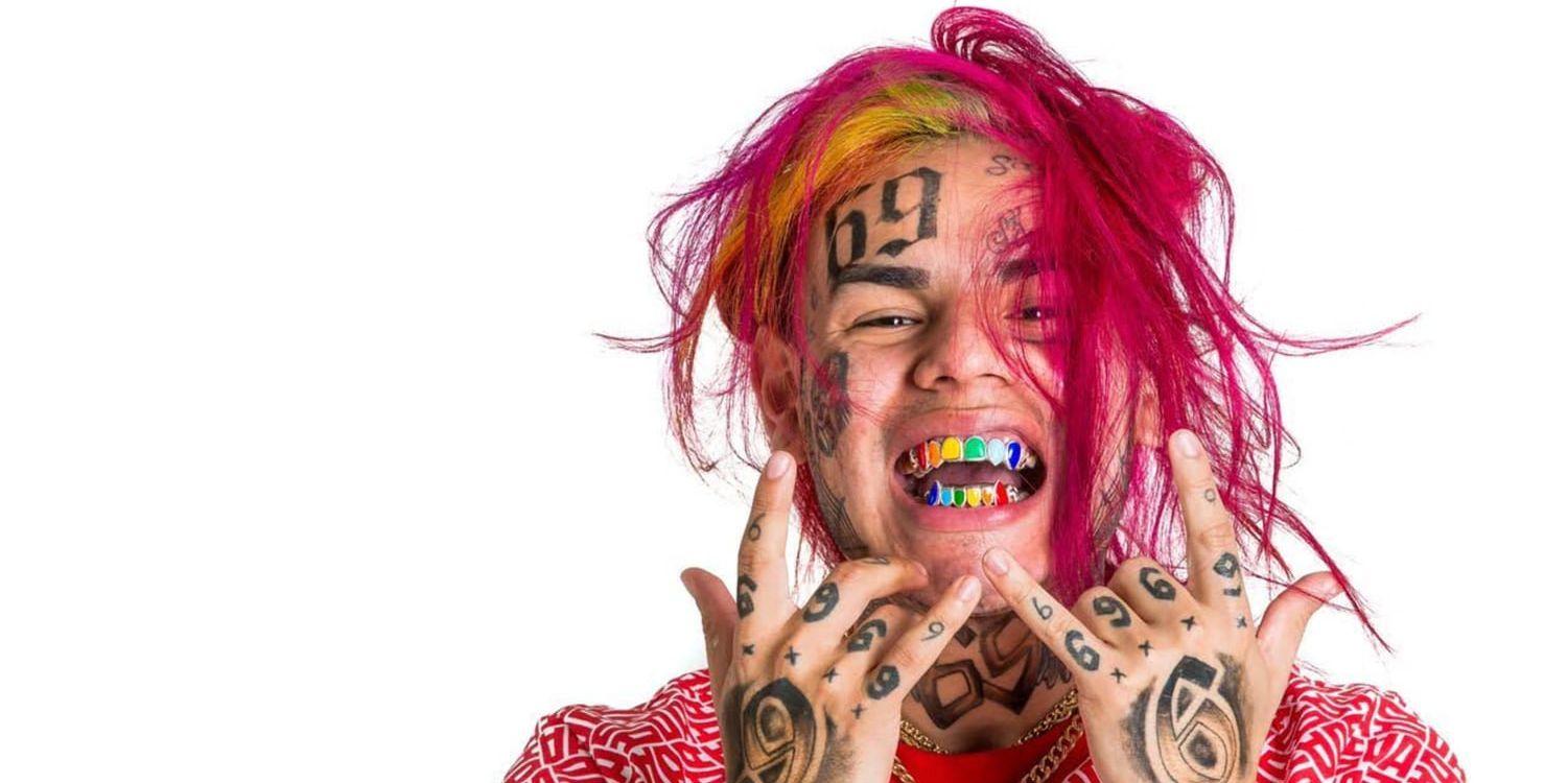 Hiphop-artisten 6ix9ine kommer till Sverige i september. Bokningen har skapat reaktioner – men biljetterna säljer bra. Pressbild.