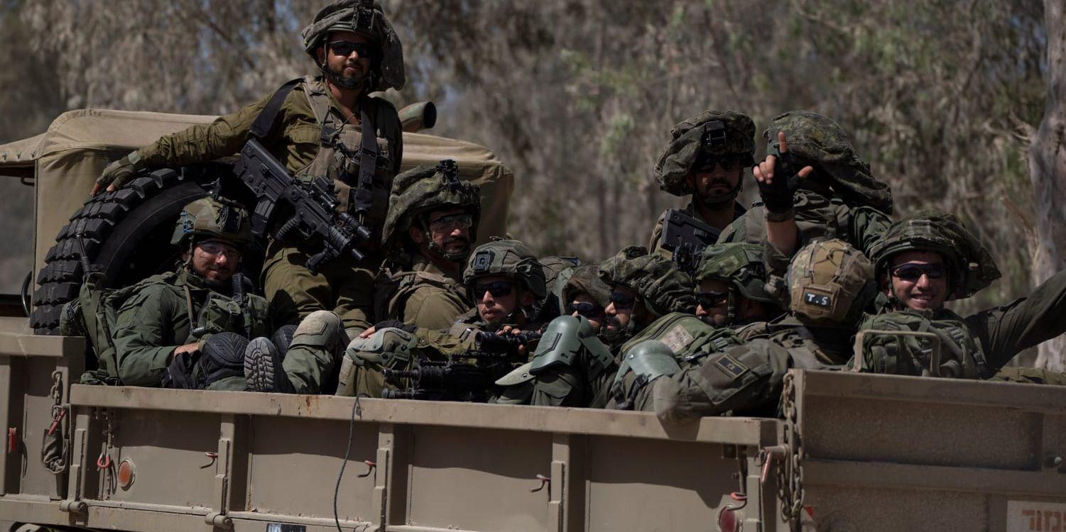 Israeliska soldater nära gränsen till Gaza i måndags.