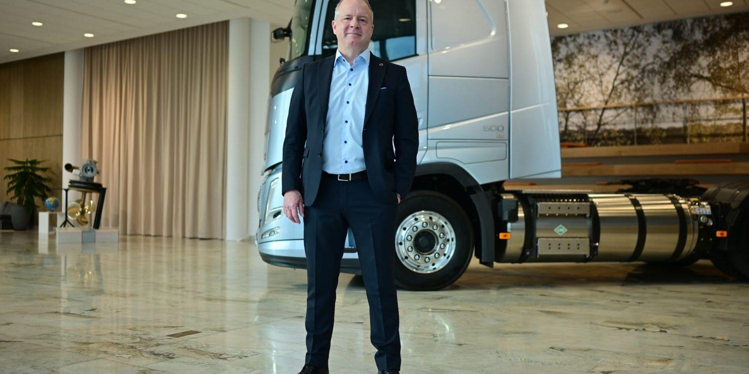 Lastbilstillverkaren AB Volvo gör en oväntat hög vinst under årets första kvartal, men orderingången viker nedåt. Vd Martin Lundstedt är nöjd.